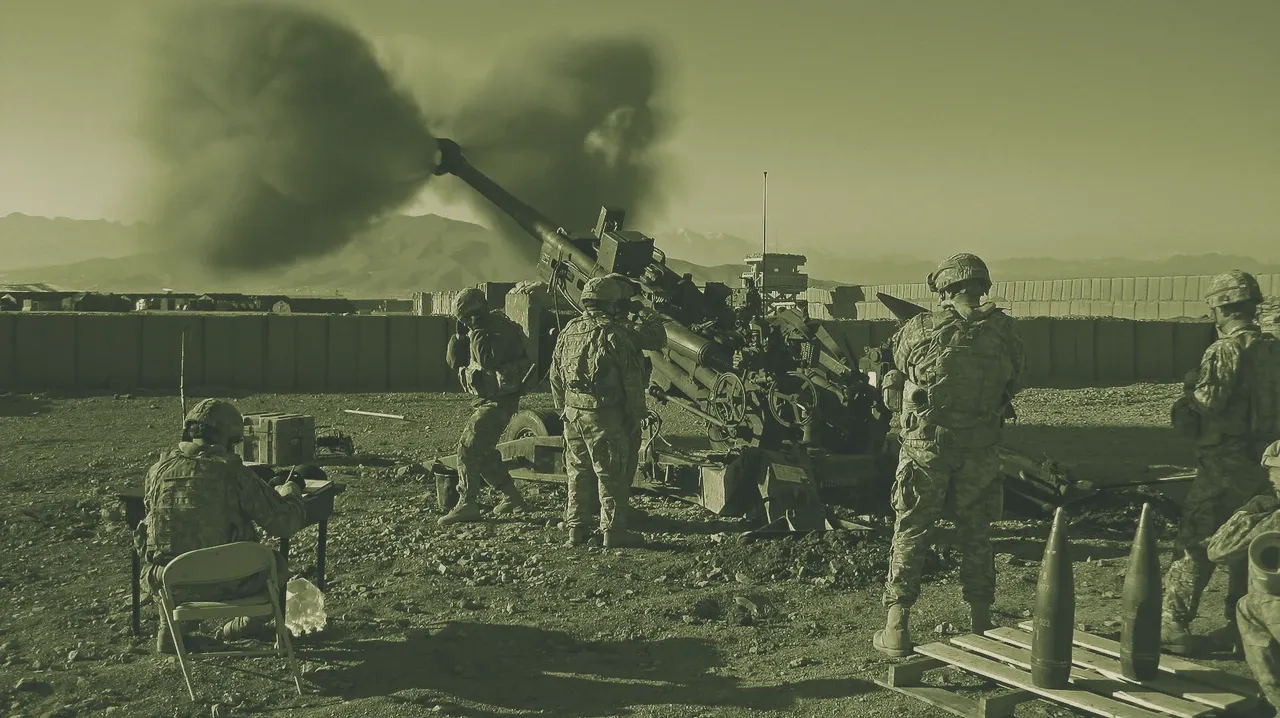 M777