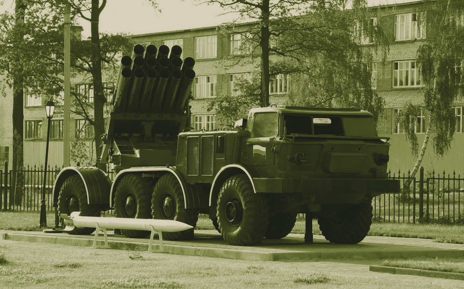 BM-27 Uragan